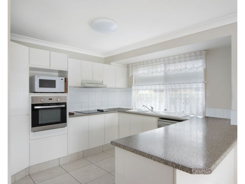 28 Auk Avenue, Burleigh Waters QLD 4220