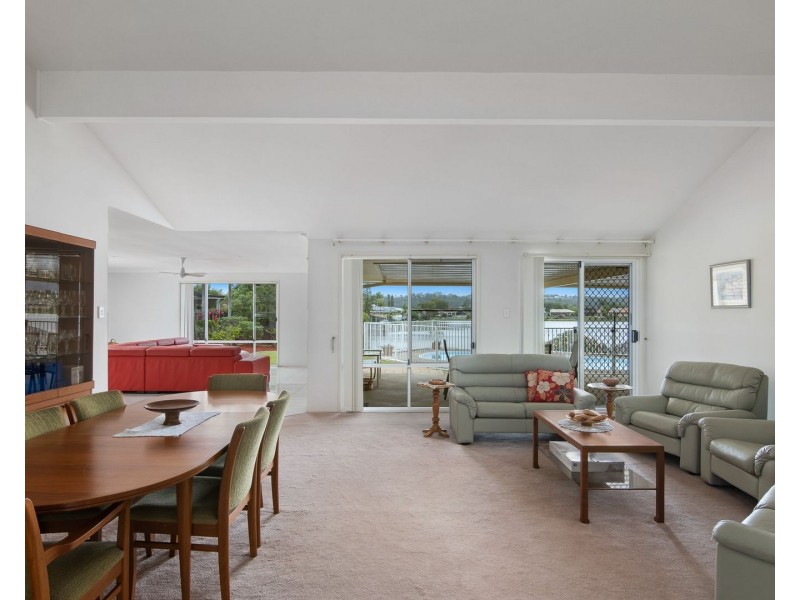 28 Auk Avenue, Burleigh Waters QLD 4220
