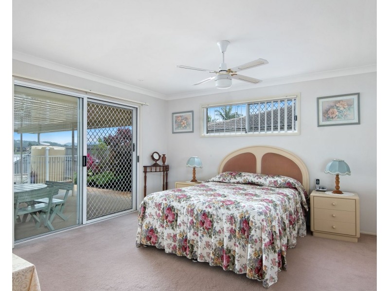 28 Auk Avenue, Burleigh Waters QLD 4220