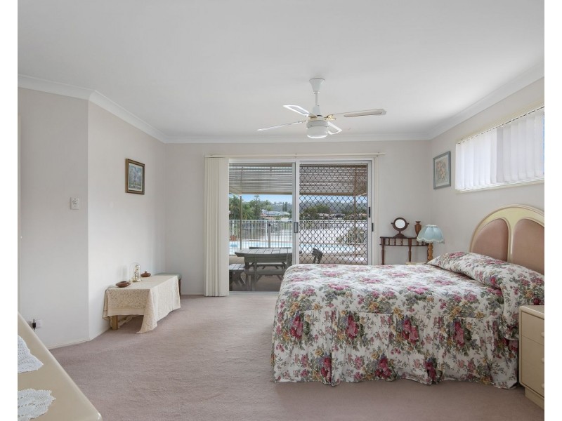 28 Auk Avenue, Burleigh Waters QLD 4220
