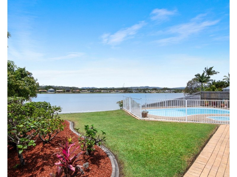 28 Auk Avenue, Burleigh Waters QLD 4220