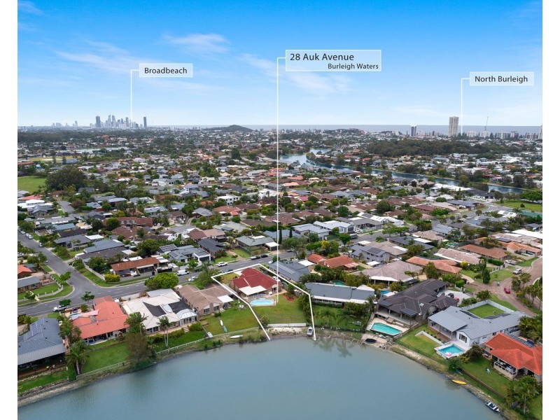 28 Auk Avenue, Burleigh Waters QLD 4220