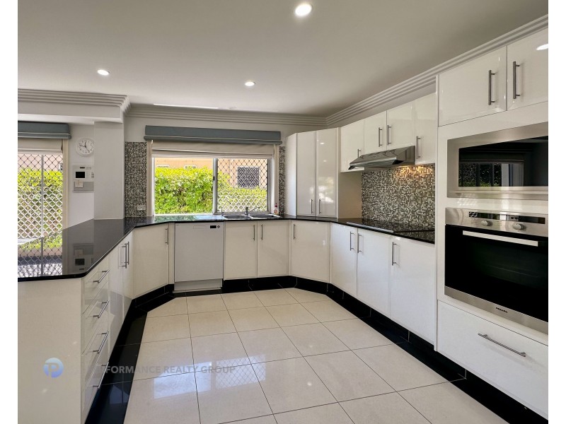 5 Cheval Court, Benowa Waters QLD 4217