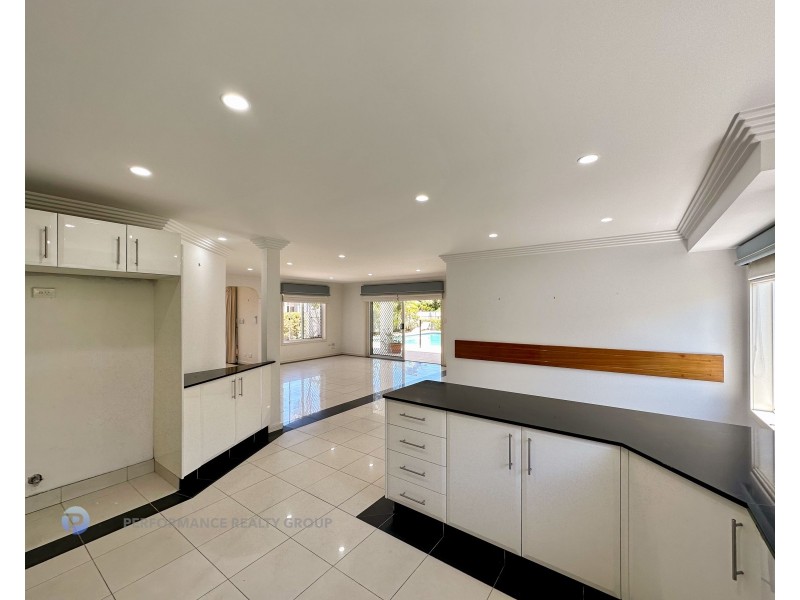 5 Cheval Court, Benowa Waters QLD 4217