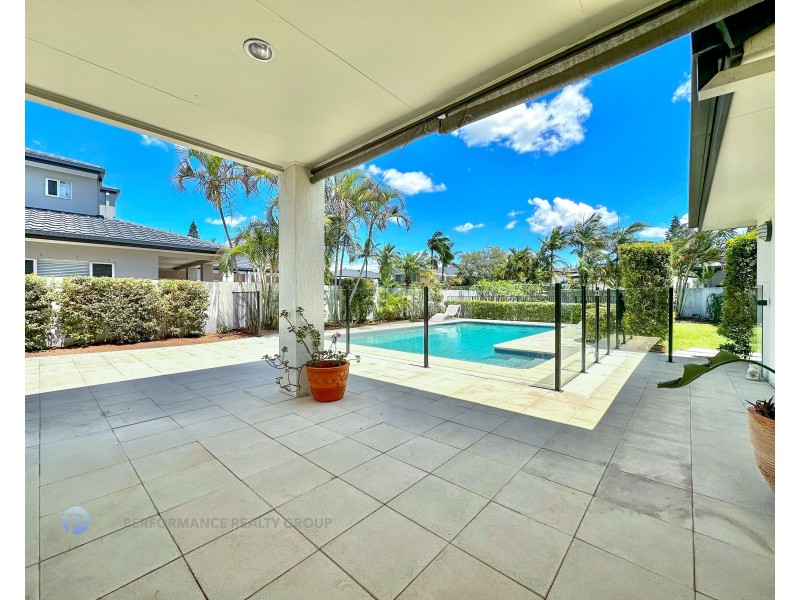 5 Cheval Court, Benowa Waters QLD 4217
