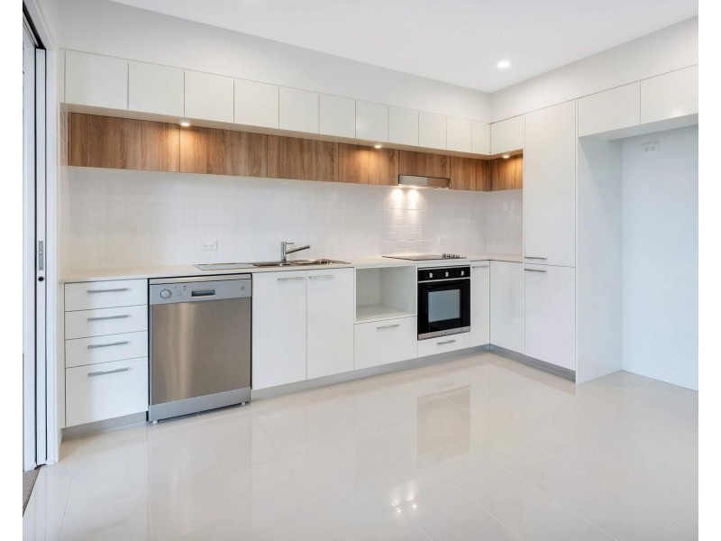 605/9 Hooker Boulevard, Broadbeach QLD 4218