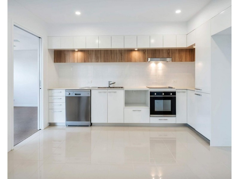 605/9 Hooker Boulevard, Broadbeach QLD 4218