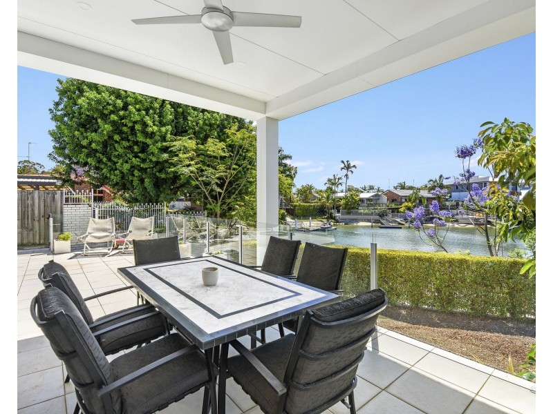 2 Cedar Place, Broadbeach Waters QLD 4218