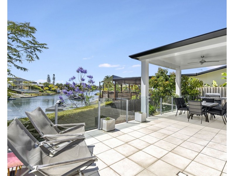 2 Cedar Place, Broadbeach Waters QLD 4218
