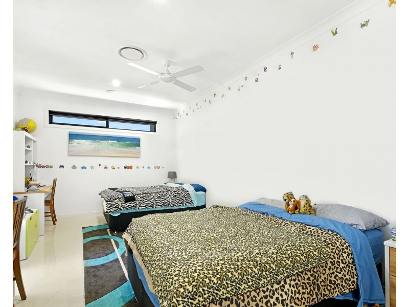 2 Cedar Place, Broadbeach Waters QLD 4218
