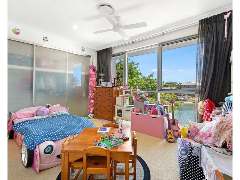 2 Cedar Place, Broadbeach Waters QLD 4218