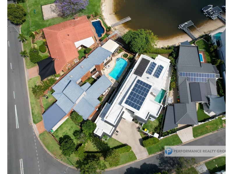 2 Cedar Place, Broadbeach Waters QLD 4218