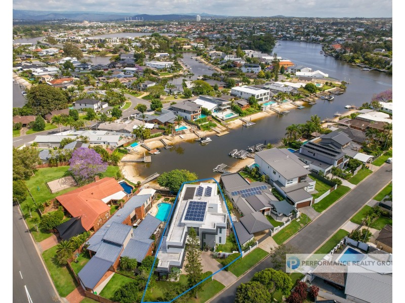 2 Cedar Place, Broadbeach Waters QLD 4218