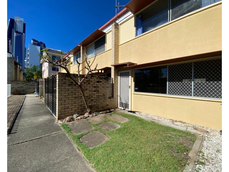 9/6 Stanhill Drive, Surfers Paradise QLD 4217