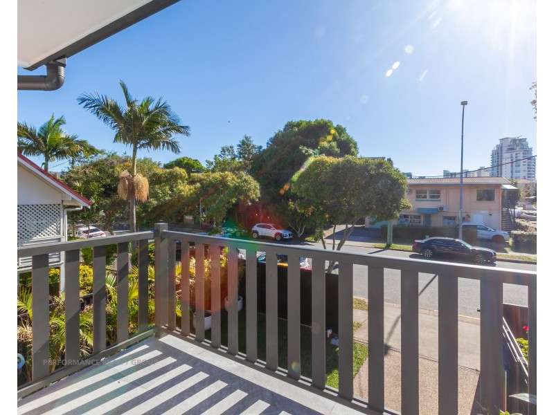 2/90 Frank Street, Labrador QLD 4215