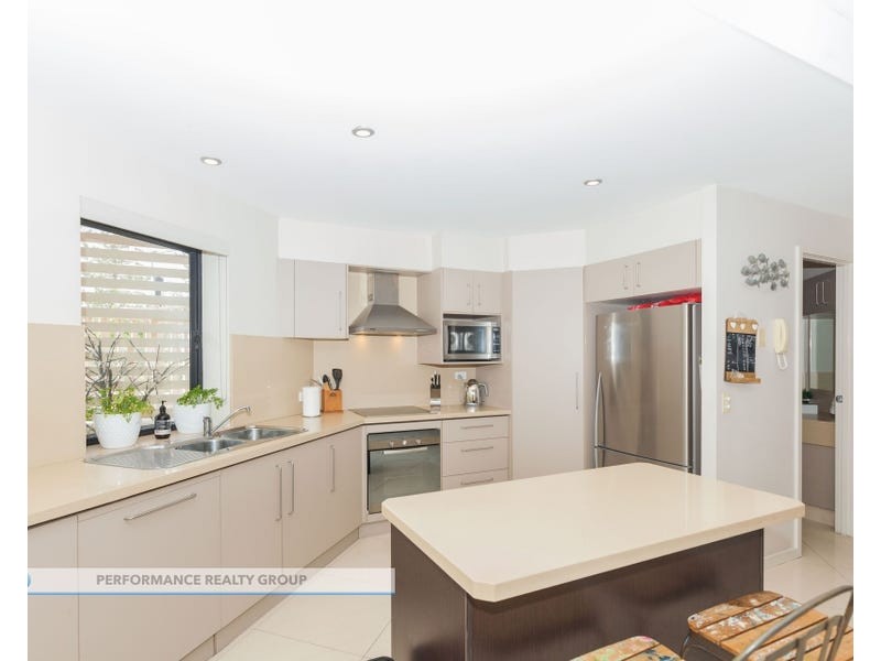 2/160 Surf Parade, Broadbeach QLD 4218