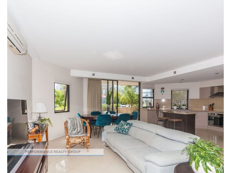 2/160 Surf Parade, Broadbeach QLD 4218