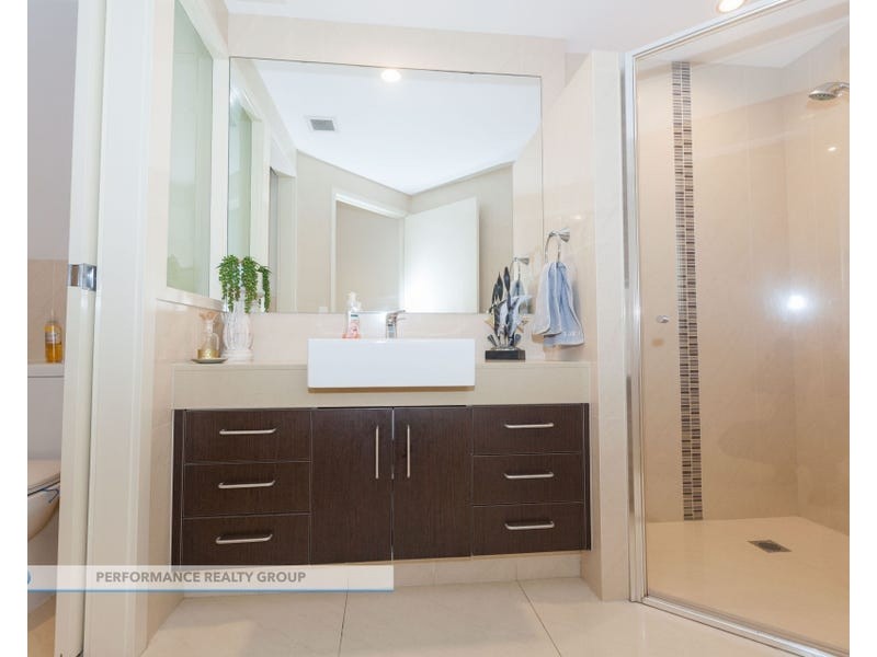 2/160 Surf Parade, Broadbeach QLD 4218