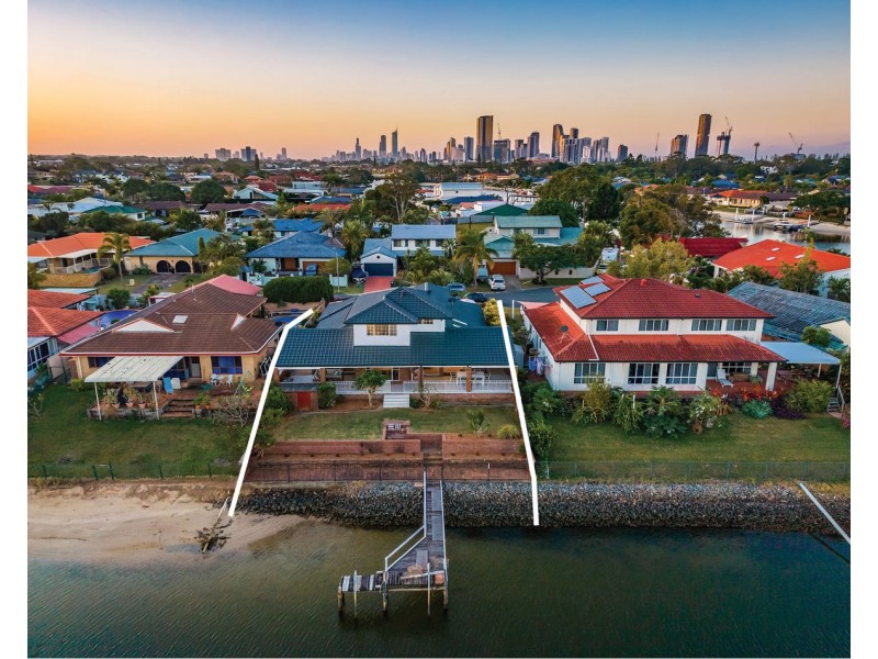 33 Firmin Court, Mermaid Waters QLD 4218