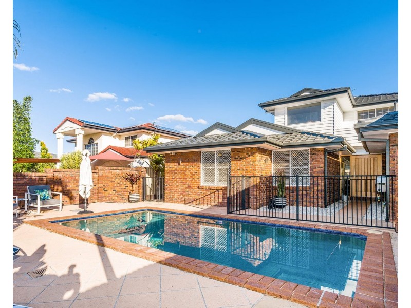 33 Firmin Court, Mermaid Waters QLD 4218