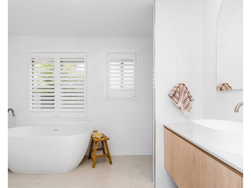33 Firmin Court, Mermaid Waters QLD 4218