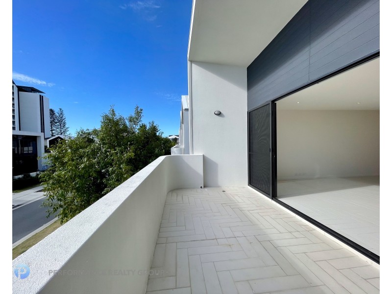 2/37 Magnoli Circuit, Palm Beach QLD 4221