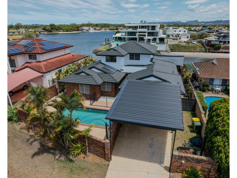 33 Firmin Court, Mermaid Waters QLD 4218