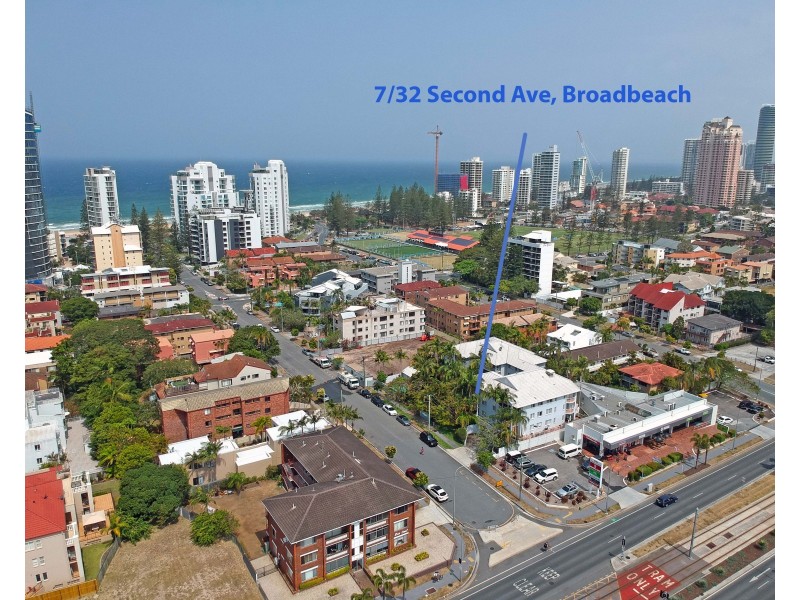 7/32 Second Avenue, Broadbeach QLD 4218