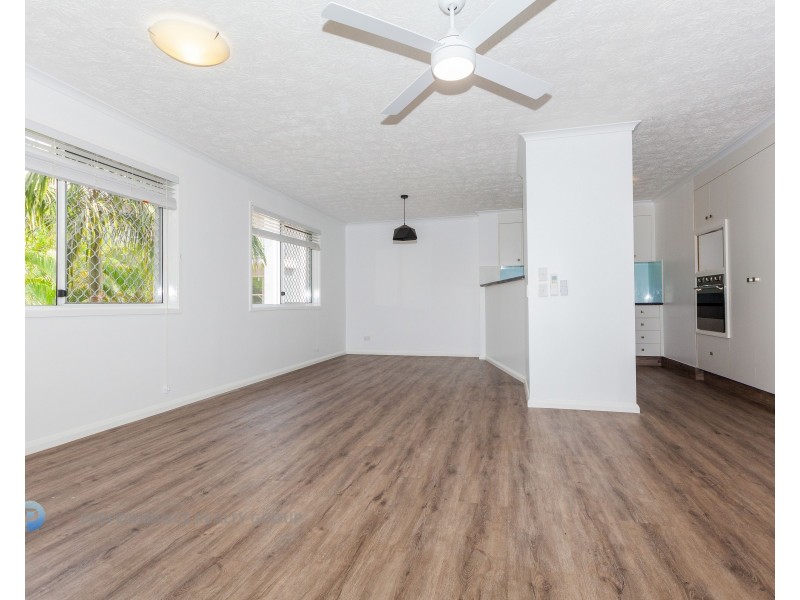 7/32 Second Avenue, Broadbeach QLD 4218