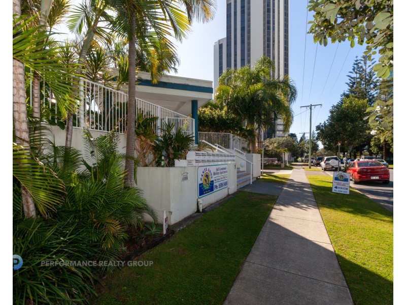 10/13 Anne Avenue, Broadbeach QLD 4218