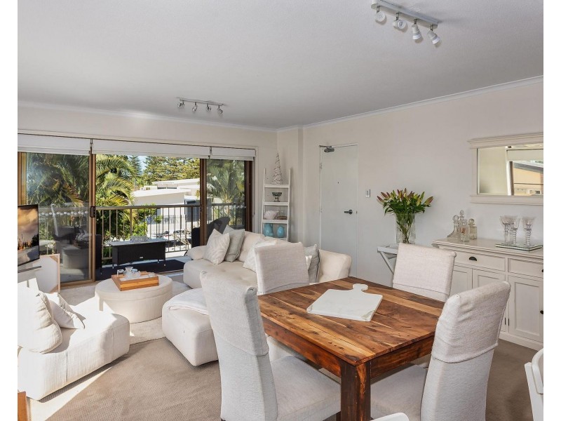 8/4 Mary Avenue, Broadbeach QLD 4218