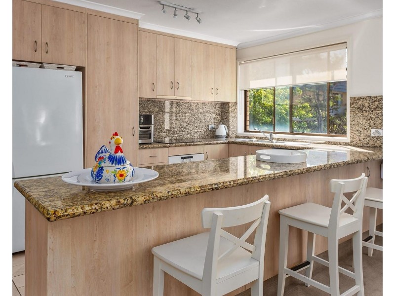 8/4 Mary Avenue, Broadbeach QLD 4218