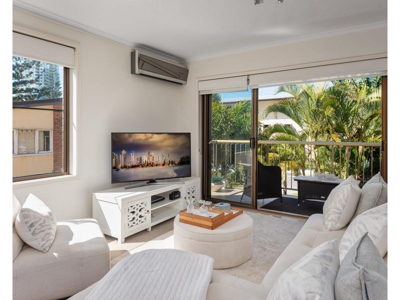 8/4 Mary Avenue, Broadbeach QLD 4218