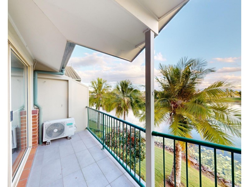 44/7 SANTA CRUZ BOULEVARD, Clear Island Waters QLD 4226