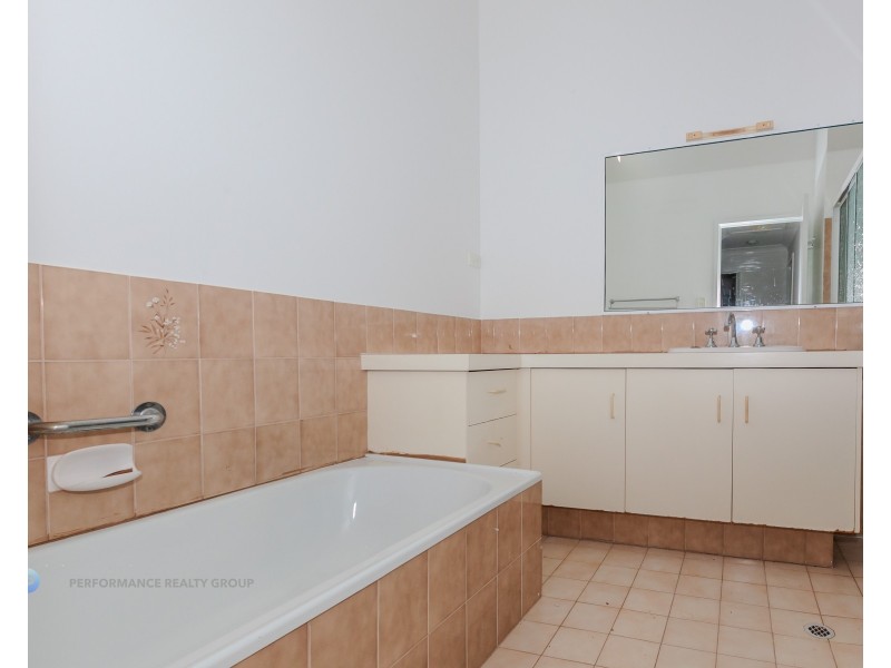 1/48 Glen Eagles Drive, Robina QLD 4226