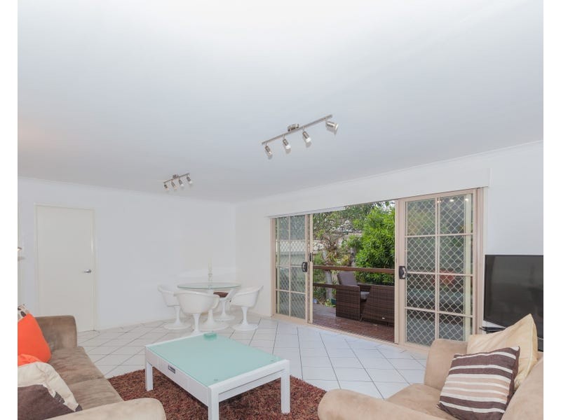 2/6 Francis Street, Mermaid Beach QLD 4218