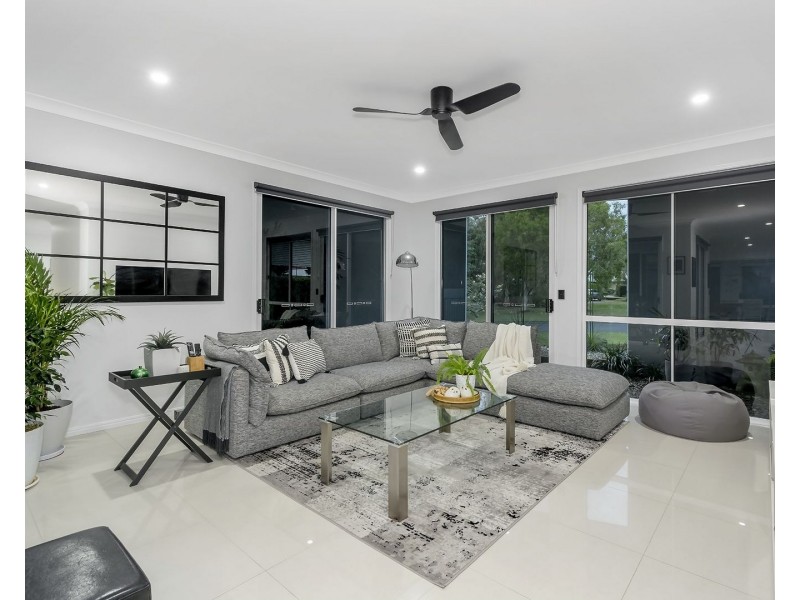 2 Nerida Lane, Coomera QLD 4209