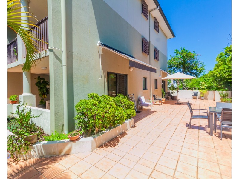 4/13 Johnston Street, Southport QLD 4215