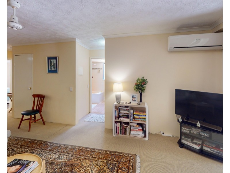 4/13 Johnston Street, Southport QLD 4215