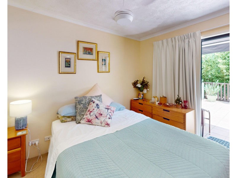 4/13 Johnston Street, Southport QLD 4215