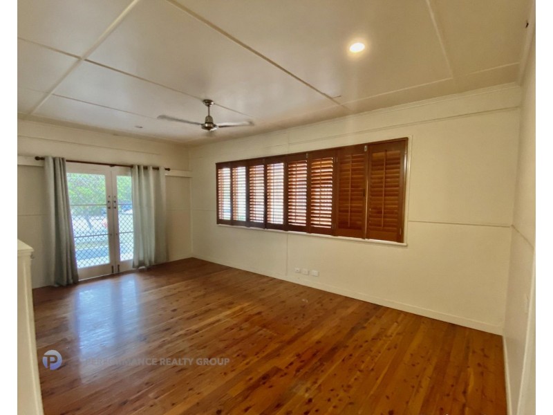 40 Peerless Avenue, Mermaid Beach QLD 4218