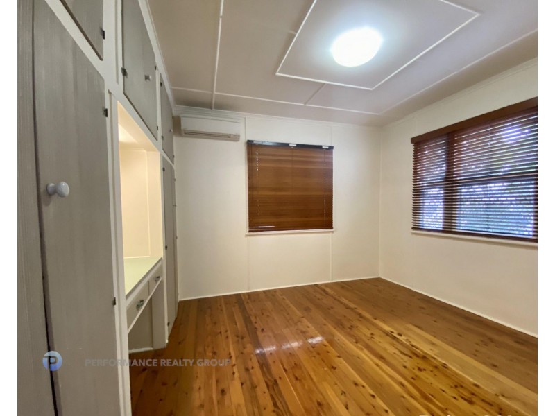 40 Peerless Avenue, Mermaid Beach QLD 4218