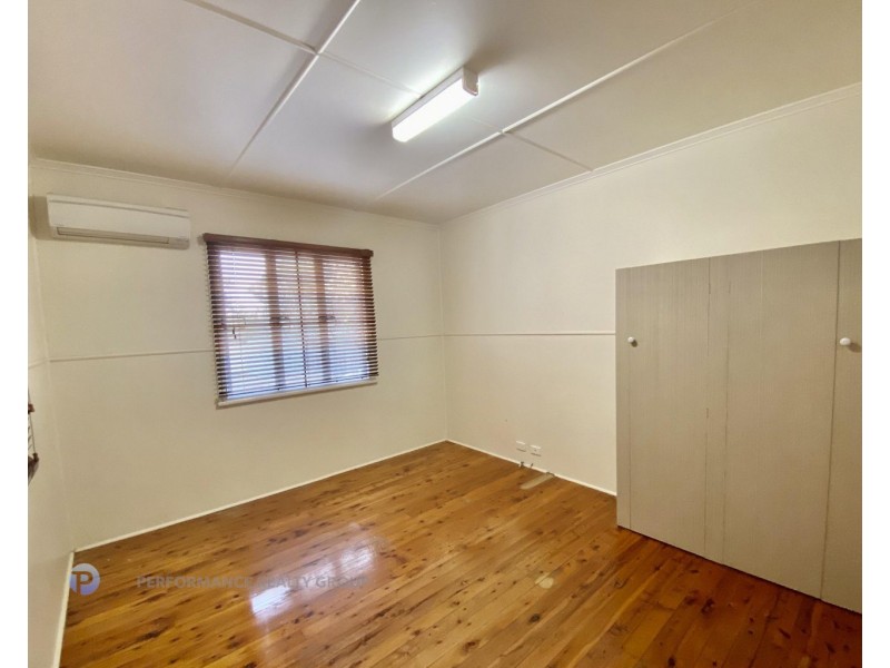 40 Peerless Avenue, Mermaid Beach QLD 4218