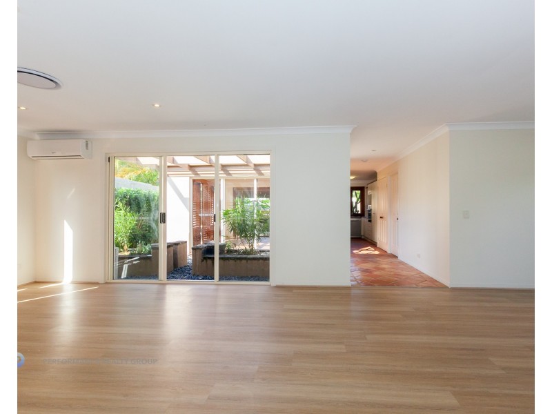 3 Abby Crescent, Ashmore QLD 4214