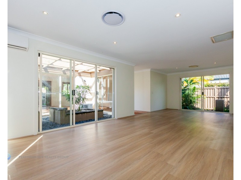 3 Abby Crescent, Ashmore QLD 4214