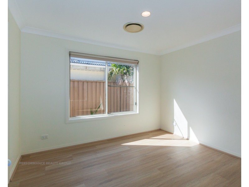 3 Abby Crescent, Ashmore QLD 4214