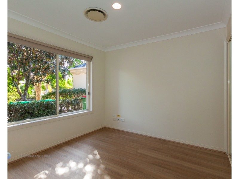 3 Abby Crescent, Ashmore QLD 4214