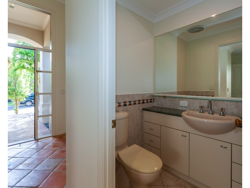 3 Abby Crescent, Ashmore QLD 4214