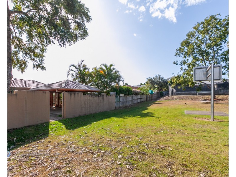3 Abby Crescent, Ashmore QLD 4214