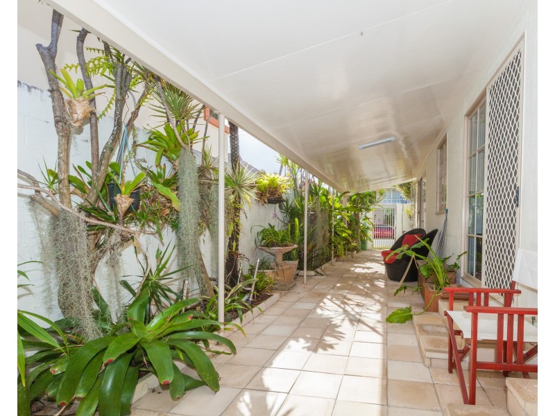 1/6 Francis Street, Mermaid Beach QLD 4218